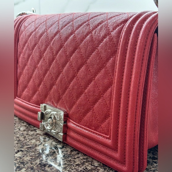 Chanel caviar, leather, medium red boy bag - Picture 3 of 6